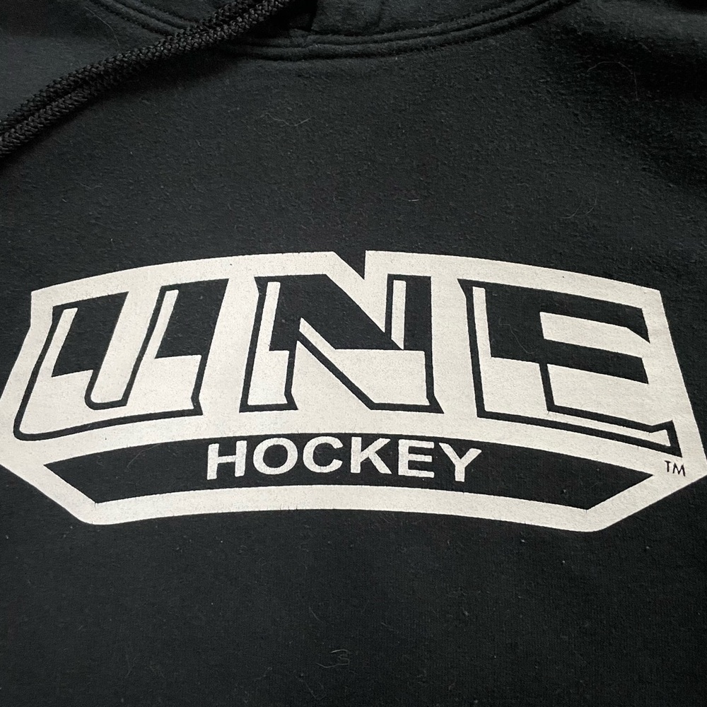 UNE Hockey hoodie🏒